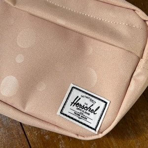 Herschel Chapter Carry On